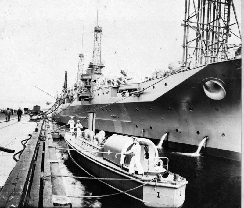 El USS Pennsylvania BB-38 en el Astillero Navy Yard de Brooklyn. 28 de septiembre de 1916