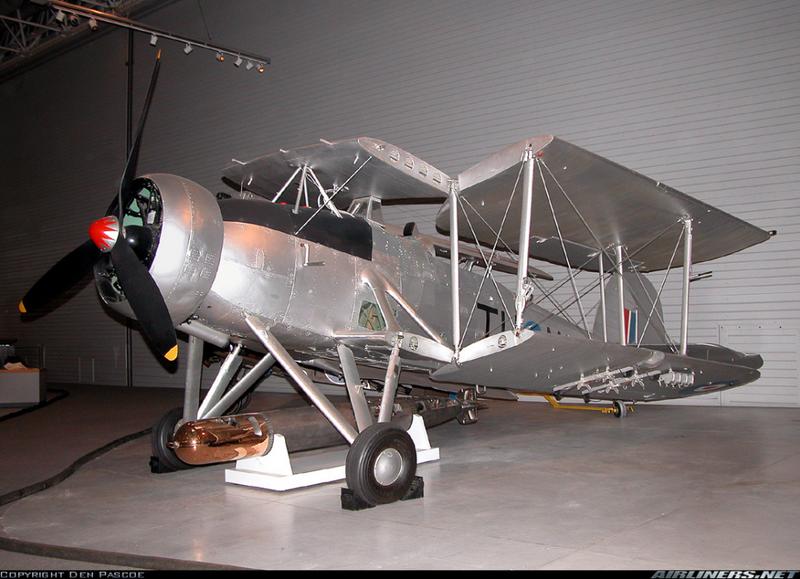Fairey Swordfish Mk.IV con número de Serie HS469 conservado en el Shearwater Aviation Museum en Shearwater, Nueva Escocia, Canadá