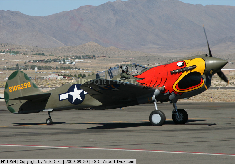 Curtiss P-40N-15CU Warhawk con número de Serie 30158 42-106396 N1195N se conserva en el Warhawk Air Museum en Nampa, Idaho