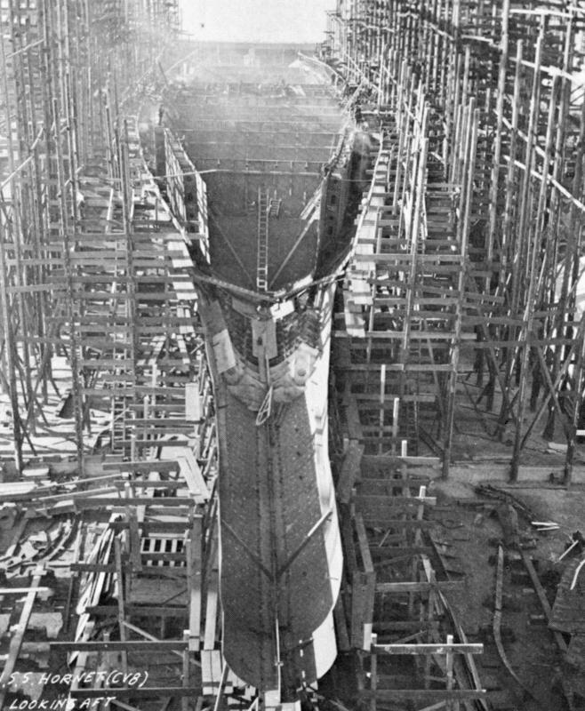 Vista de la Popa durante su construcción en el dique seco, el 3 de marzo de 1941