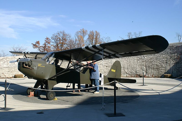Aeronca O-58B Defender L-3B. Se exhibe en el National D-Day Memorial en Bedford, Virginia