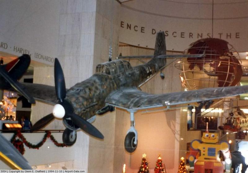 Junkers Ju 87 R-2 Trop con número de Serie 5.954 conservado en el Museum of Science and Industry en Chicago, Illinois