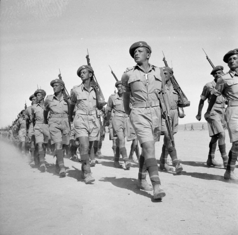 Hombres del 1er Batallón, de la Brigada Judía durante una marcha