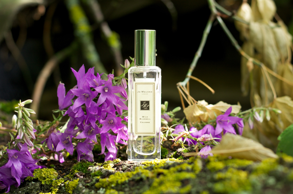 Шипровые цветочные ароматы. Jo Malone Wild Bluebell. Духи и цветы. Шипровые цветочные. Духи женские травяные.