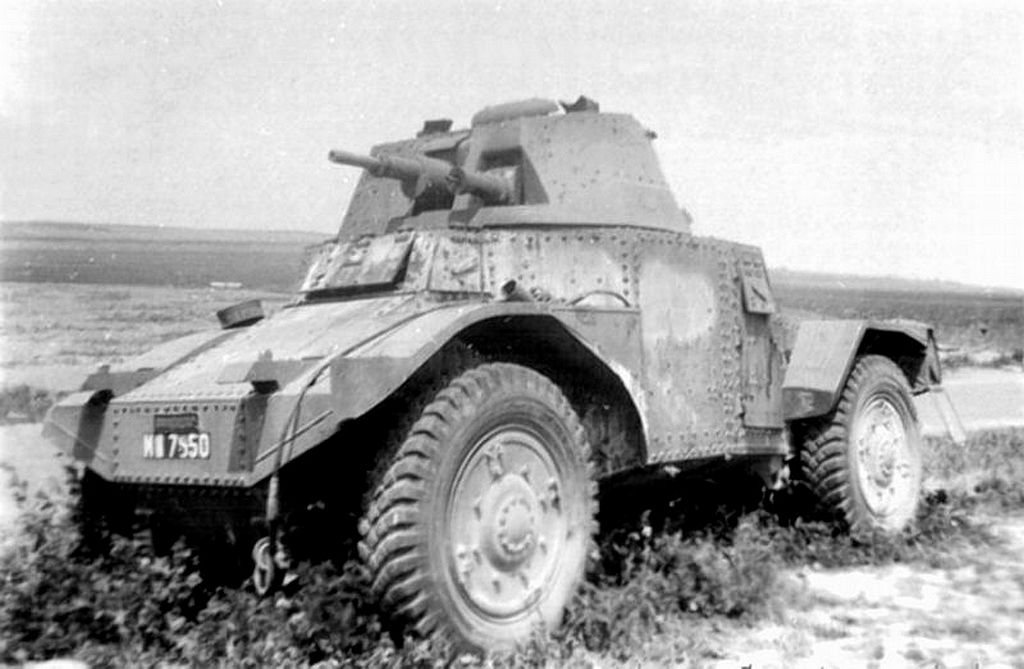 Automitrailleuse Panhard y Levassor Tipo 178