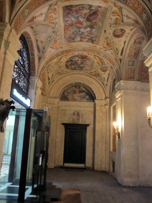 Palazzo_Angelo_Giovanni_Spinola_androne_con_affreschi_dei_frate