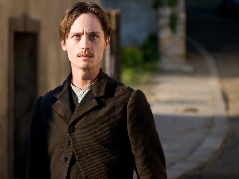 Tom Schilling, Hitler joven