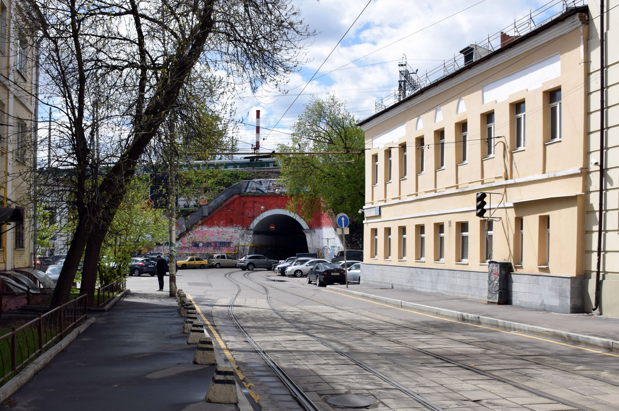 Весенняя Москва. Когда мало места.