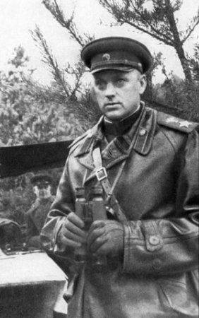Rokossovsky en el puesto de mando cerca de Varsovia. Foto de noviembre de 1944