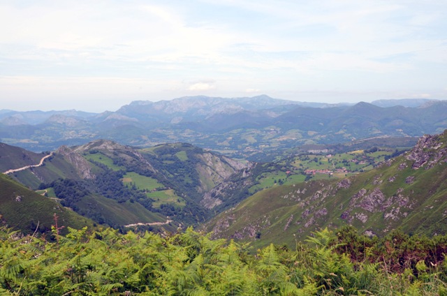 Vacaciones en Asturias y Cantabria - Blogs de España - Lagos de Covadonga y Olla de San Vicente (4)