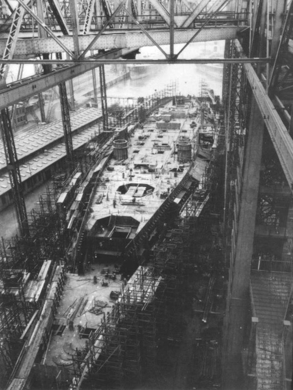 El DKM Bismarck durante su construcción