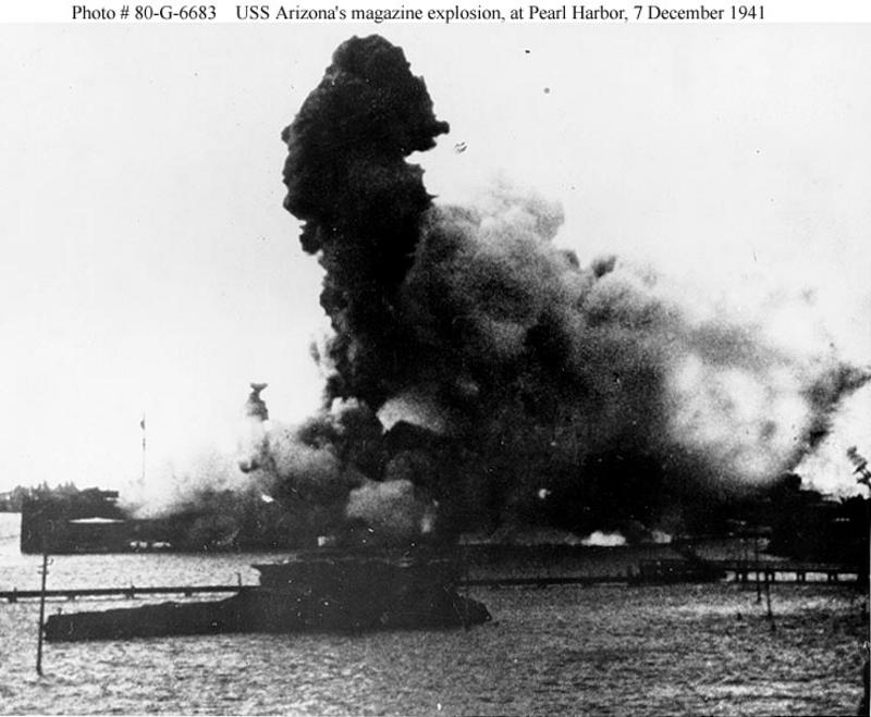 Impactos recibidos por el USS Arizona durante el ataque