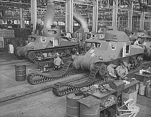 Línea de producción de M3 Lee Tank en la fábrica de Detroit Chrysler en los Estados Unidos en 1942