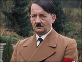 Michael Sheard, cinco veces Hitler