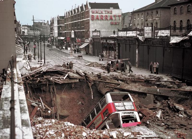 Escena de Londres después de fuertes ataques aéreos alemanes  durante la Batalla de Inglaterra. Foto por William Vandivert -Time Life Pictures - Getty Images. Time Life Pictures