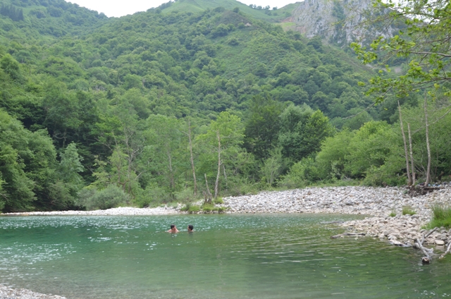 Vacaciones en Asturias y Cantabria - Blogs de España - Lagos de Covadonga y Olla de San Vicente (53)