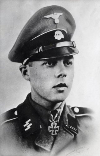 Uno de los soldados mas distinguidos de la Legión, fue el Sturmann Gerades Mooyman, que en una sola acción durante la segunda batalla de Ladoga, destruyó 13 carros rusos T-34 con su cañón antitanque, estando todos sus compañeros ya muerto o herido