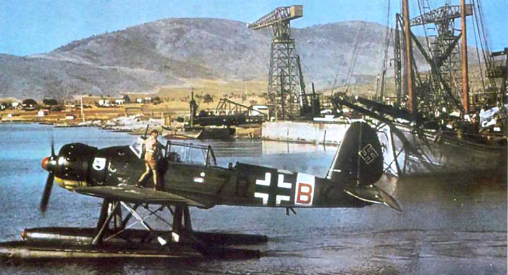 Ar196 A2 7R+BK en Creta, septiembre de 1942