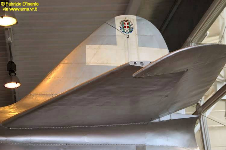 Campini-Caproni CC-2 exhibido en el Museo de la Fuerza Aérea Italiana es un museo de aviones en Vigna di Valle, Italia