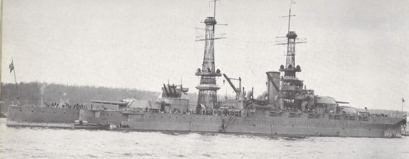 El USS Arizona fuera del Puerto de Nueva York en diciembre de 1918, después de sus primeras modificaciones