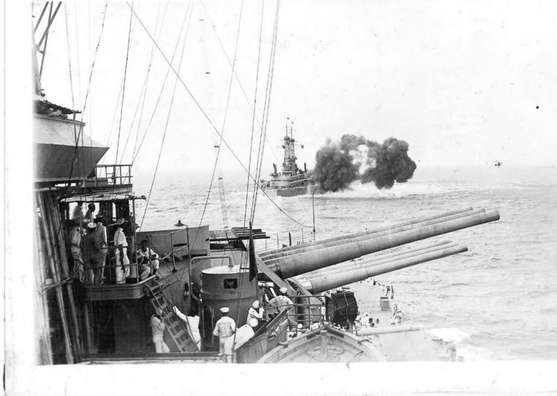 Vista del USS Arizona desde el USS Mississippi BB-41 en 1920