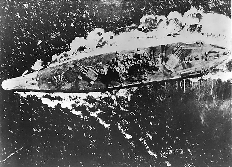 Cubierta del Yamato desde un avión estadounidense el 24 de octubre de 1944