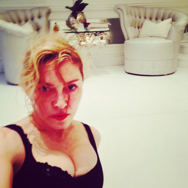 Madonna-_Vagina-_Selfie-11