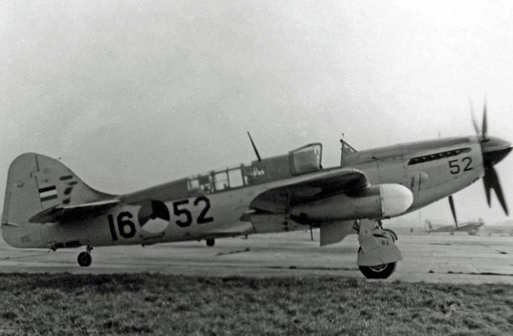 Fairey Firefly FR4 16-52