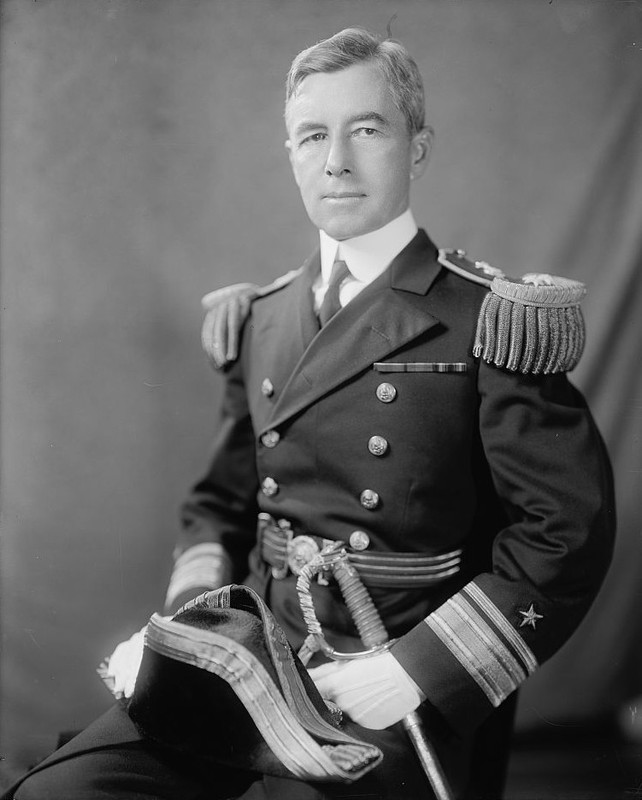 Almirante Sir Tom Spencer Vaughan Phillips