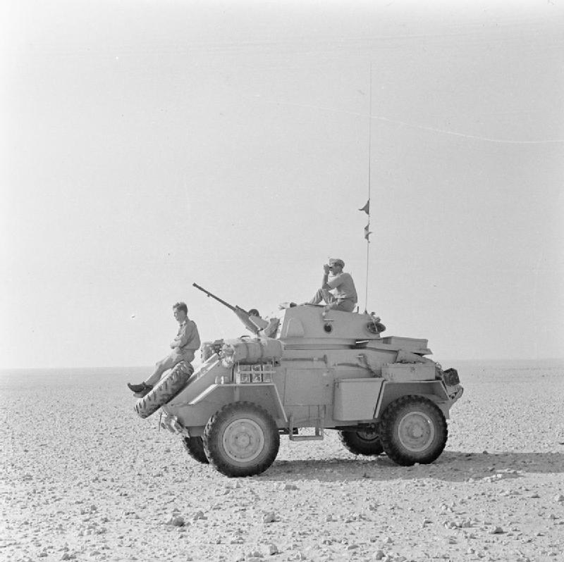 Un Humber Mk III en el desierto, el 14 de Julio de 1942