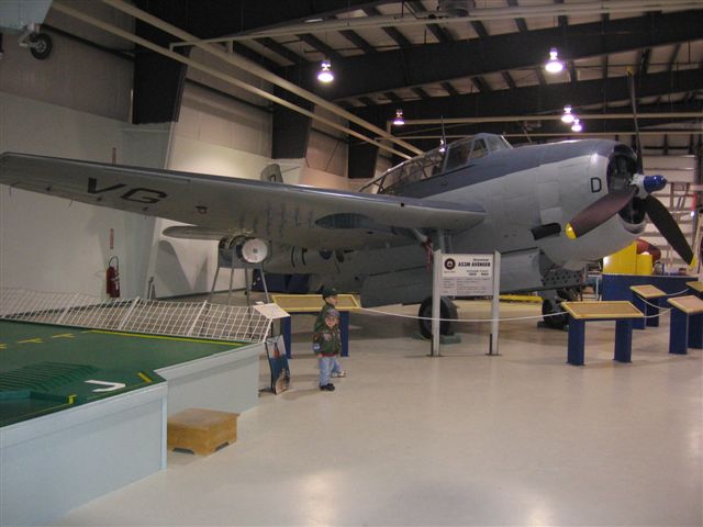 Grumman TBM-3S Avenger con número de Serie 85861 conservado en CFB Shearwater Aviation Museum en Nueva Escocia, Canadá