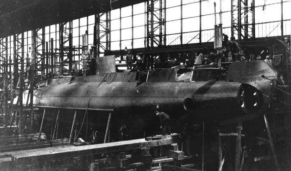 Submarino Britanico de la Clase H en construcción