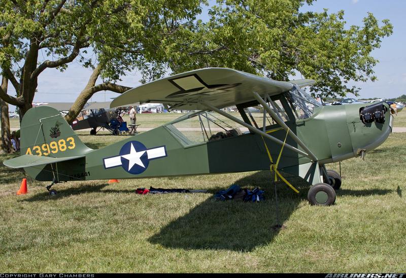 Aeronca O-58B Defender N48441-439983 cn 058B-9983. Se exhibe en el Wings of Eagles Discovery Center en Elmira, New York