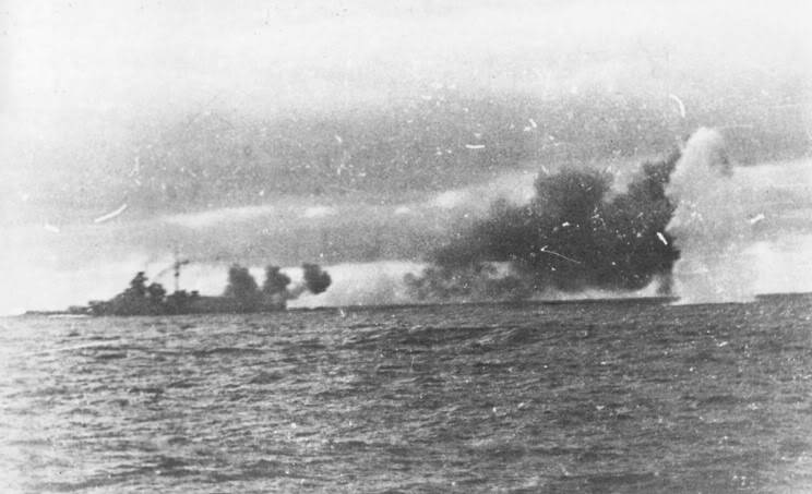 24 de mayo 1941, el DKM Bismarck bajo el fuego del HMS Hood y HMS Prince of Wales