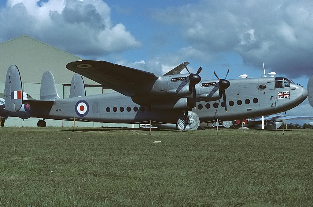 Avro 685 York C.1 TS798 conservado en el Royal Air Force Museum Cosford