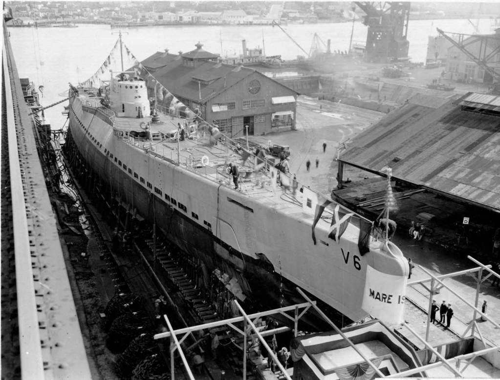 Botadura del USS Nautilus SS-168