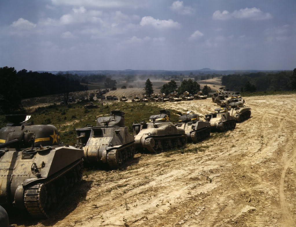 Columna de M3 Grant y Sherman en Fort Knox
