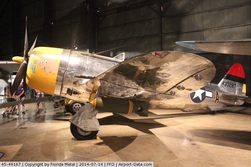 Republic P-47D Thunderbolt con número de Serie 45-49167 conservado en el National Museum of the United States Air Force en Dayton, Ohio