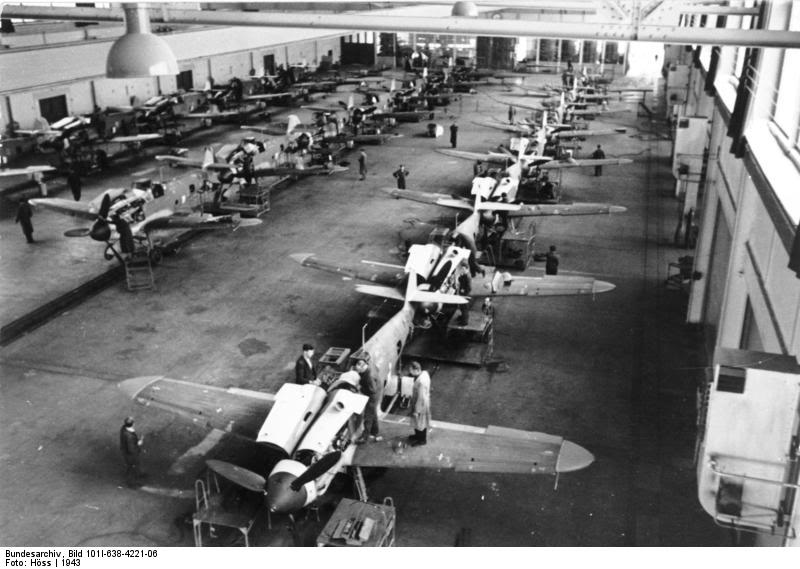 Fábrica de aviones Messerschmitt Bf-109 de Baviera en 1943