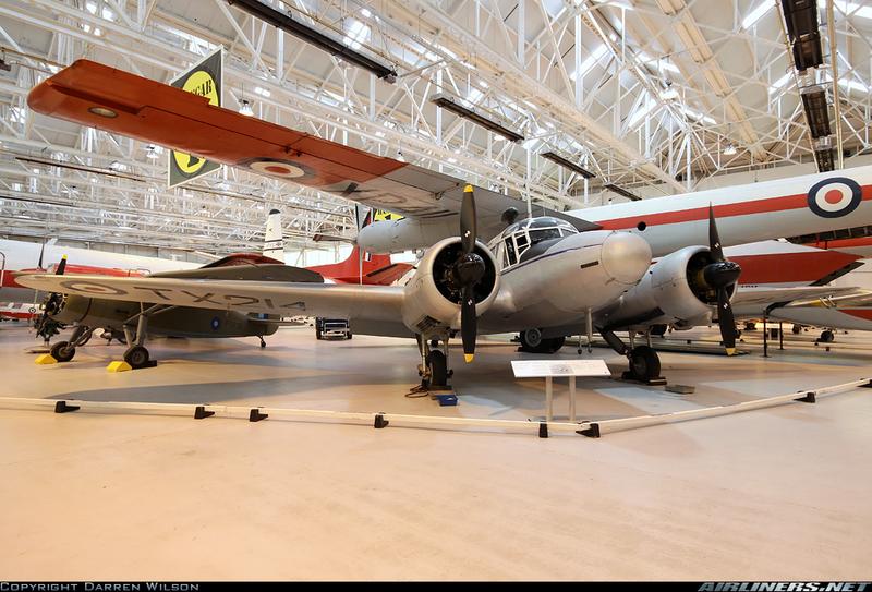 Avro 652A Anson C19 TX214. Conservado en el Imperial War Museum de Duxford, Londres, Inglaterra