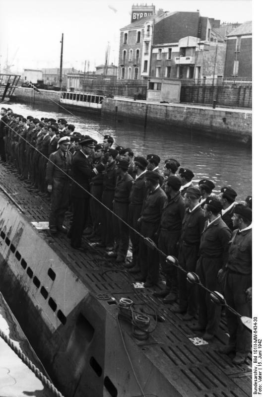 Entrada a St. Nazaire del U-455, el 16 de junio de 1942